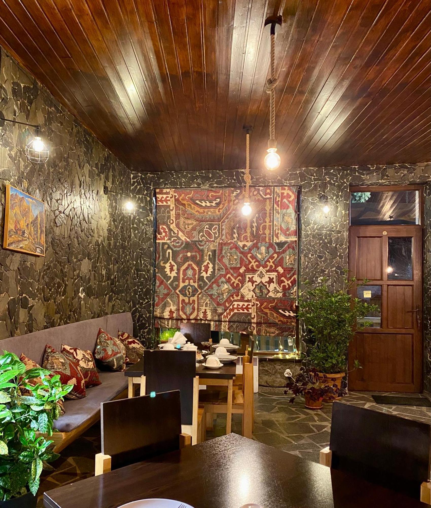 Guest House Nikala Mestia Exterior photo