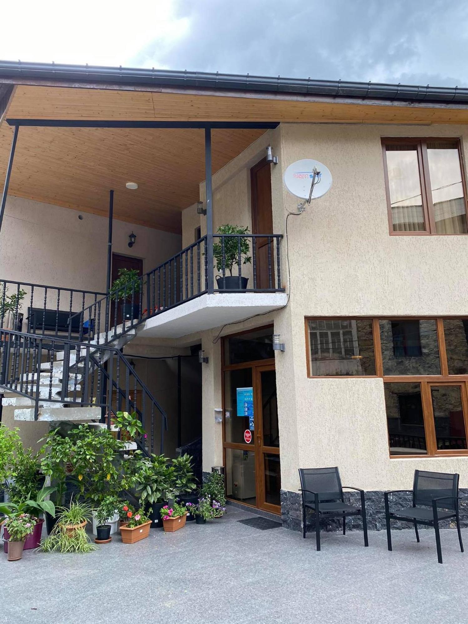 Guest House Nikala Mestia Exterior photo