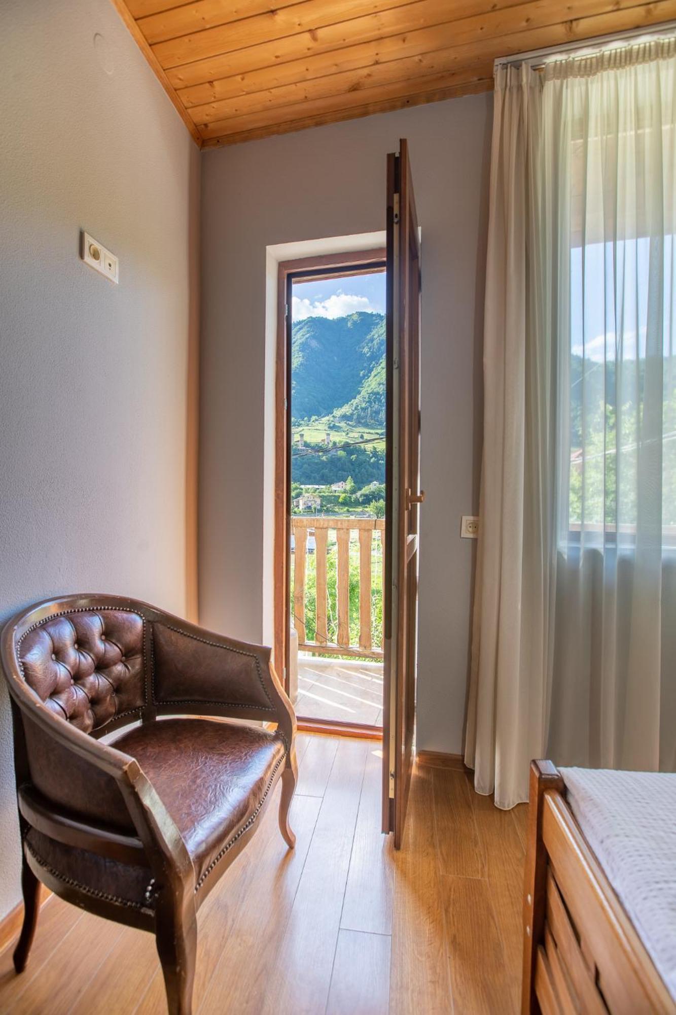 Guest House Nikala Mestia Exterior photo