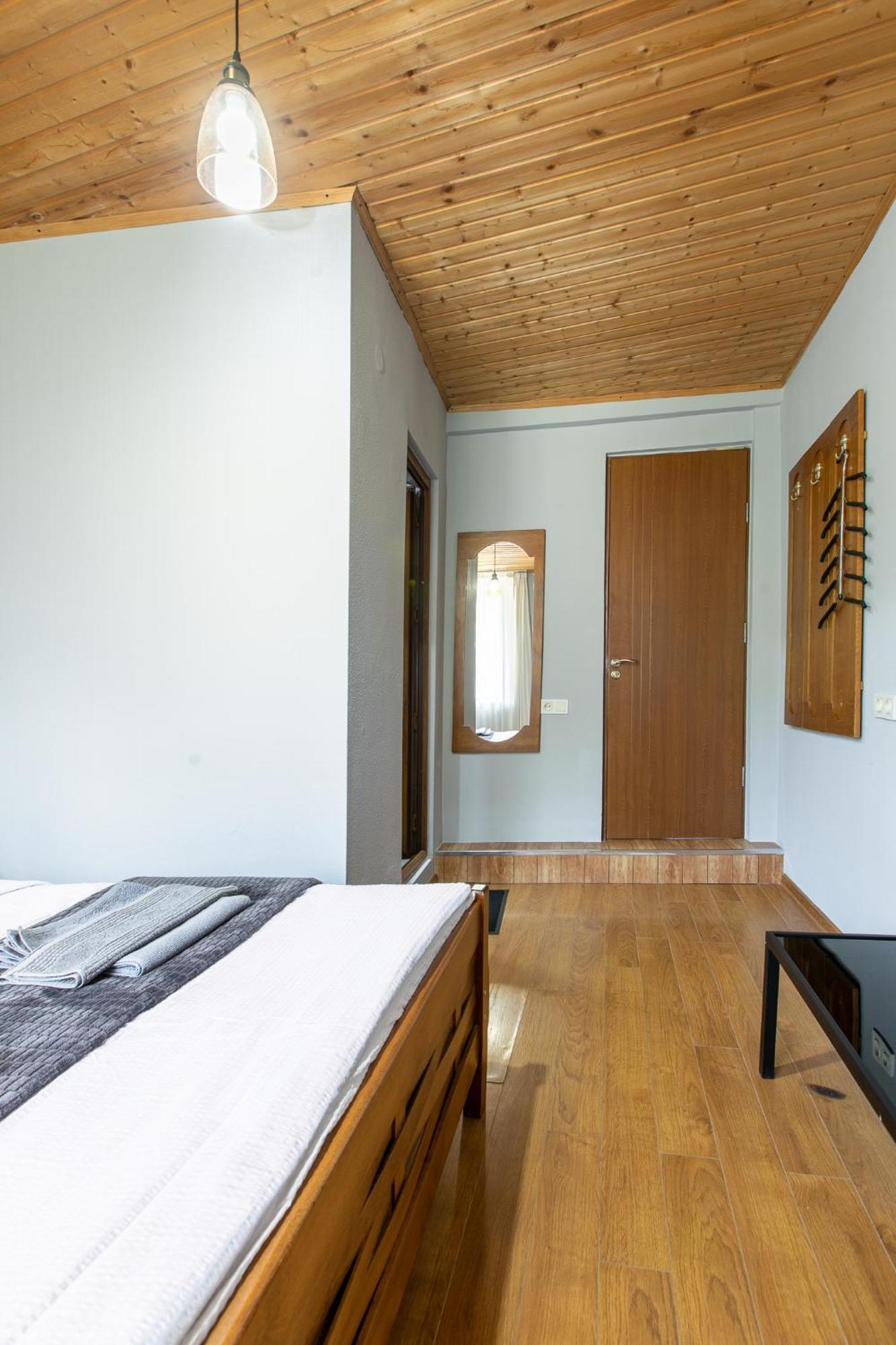 Guest House Nikala Mestia Exterior photo