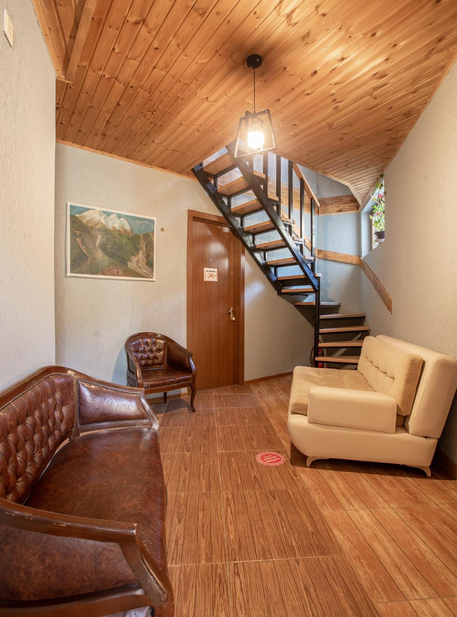 Guest House Nikala Mestia Exterior photo